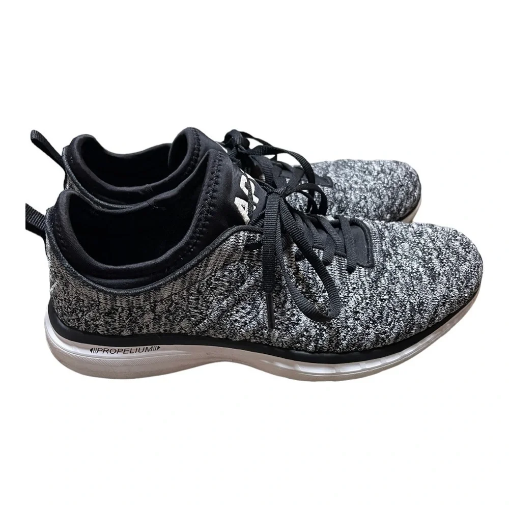 APL: Athletic Propulsion Labs Women's Techloom Phantom Running Shoe - Picture 2 of 7